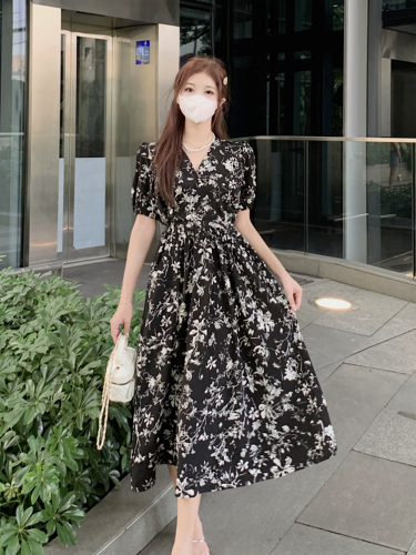 实拍 法式V领黑色碎花连衣裙复古修身显瘦温柔气质中长款印花裙子