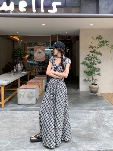 Actual shot~ Summer new style French long skirt, square neck, puff sleeves, waist slimming plaid trousers dress