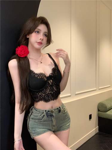 Real shots of European and American new style French sexy pure desire eyelashes lace hollow design camisole