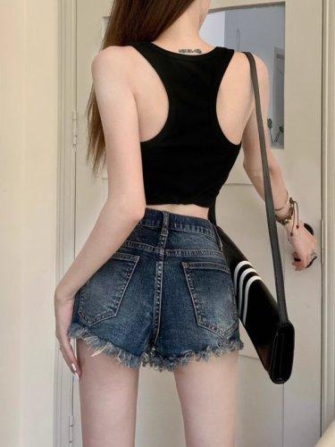 Retro high-waisted denim shorts with leaky pockets for women, loose raw edges, ultra-short hot pants for hot girls, summer ripped a-line pants