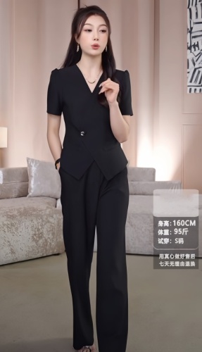 高级感气质休闲短袖上衣女士夏季轻熟风通勤修身黑色时尚两件套装
