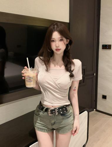 Real shot of new summer halterneck fake two-piece slim pleated short-sleeved T-shirt tops for women