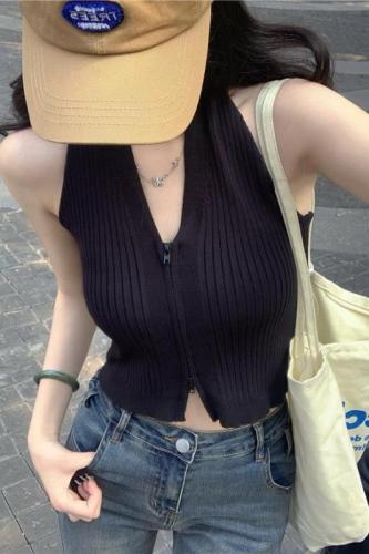 Real shot~Spring~2024 American hot girl short style inner V-neck halter zipper camisole for women
