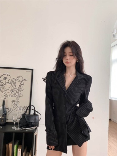 Black Striped Long-Sleeve Women's Shirt Spring 2024 New Style Elegant Fitted V-Neck Blouse with Waist-Clinching Medium-Length Top