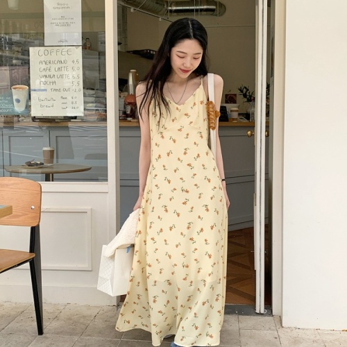 韩国chic夏季茶歇法式V领碎花显瘦无袖吊带坠感连衣裙长裙子