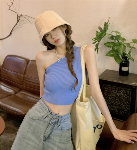 Actual shot~Spring~2024 Spring Korean style sexy hottie off-shoulder short knitted vest for women