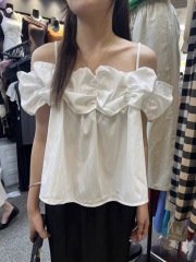 夏季性感一字領露肩褶皺吊帶襯衫女2024新款氣質ins甜美氣質上衣
