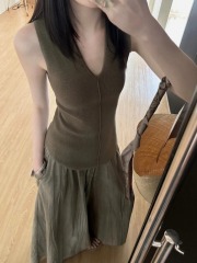 法式甜辣風V領無袖別致絕美上衣女夏季設計感小眾收腰小背心