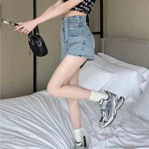 Real shot of high-waisted denim shorts for women summer 2024 design sense a-line super shorts plus size hot pants WF40