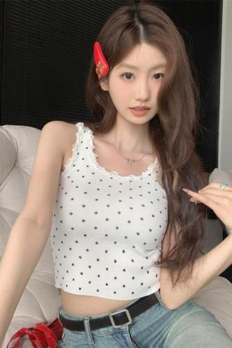 Real shot of polka dot T-shirt for women with fungus and lace trim, slim sleeveless knitted vest and suspenders