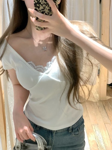 Actual shot of a scheming little design that comes with a fake bra, two-piece lace T-shirt, new summer model, short-sleeved inner wear for women