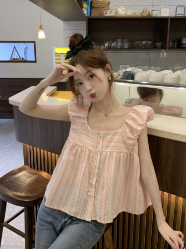 Real shot and real price. New summer style French sweet flying sleeve solid color shirt, versatile round neck and gentle top.
