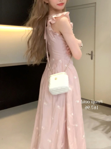 Pink embroidered ruffle dress 2024 spring and autumn new sweet temperament holiday style small flying sleeves long skirt for women