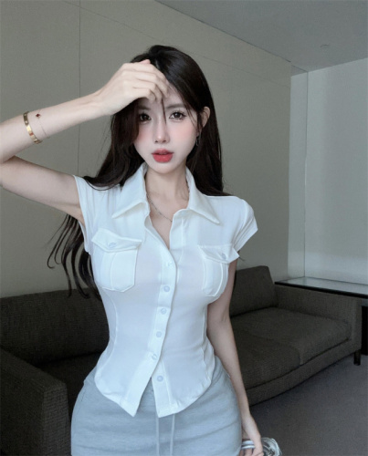 Real shot of elegant POLO collar slim-fitting top with buttoned pockets