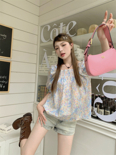 Real shot and real price Summer new gentle style blue floral square collar puff sleeve shirt