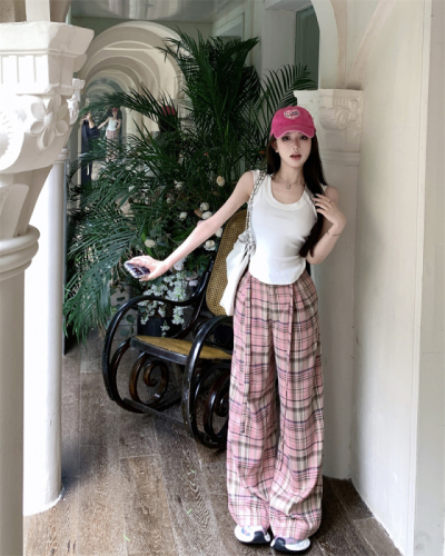 Real shot and real price. Versatile slim-fitting camisole, pink plaid casual pants, lazy style straight wide-leg trousers