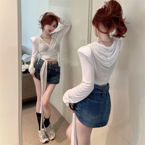 Actual shot and real price 2023 spring and summer design pure lust hottie sexy v-neck thin long-sleeved t-shirt women's short sun protection