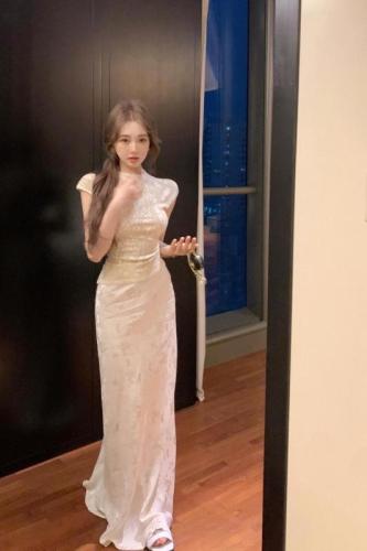 Real shot of slightly see-through lace short-sleeved top + new Chinese satin jacquard high-waisted cheongsam fishtail skirt