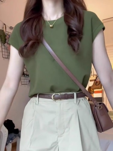 绿色正肩短袖t恤女夏季新款小个子纯棉短裤法式复古两件套装女