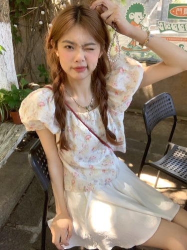 Actual shot~Korean style sweet pastoral style small floral puff short-sleeved shirt~
