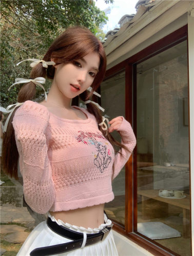 Actual shot and real price hot girl hollowed out navel-baring short style long-sleeved sweater cartoon slim letter top