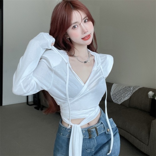 Actual shot and real price 2023 spring and summer design pure lust hottie sexy v-neck thin long-sleeved t-shirt women's short sun protection
