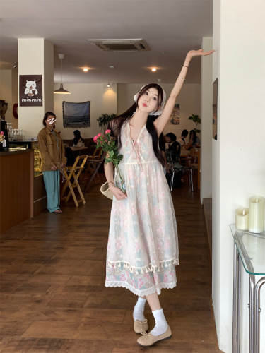 Actual shot of Korean chic simple forest girl wearing floral dress with headscarf + lace blouse