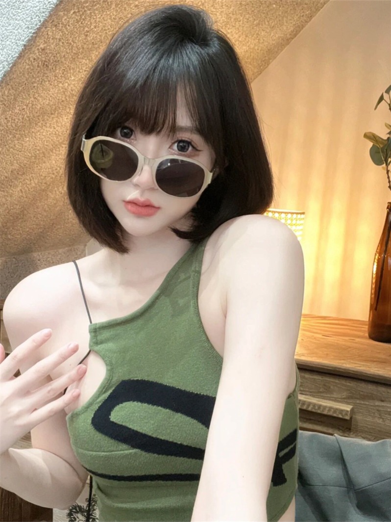 Design Sense Irregular Strap Halter Women's Summer New Waist Exposed Sexy Pure Desire Wind Slimming Top 