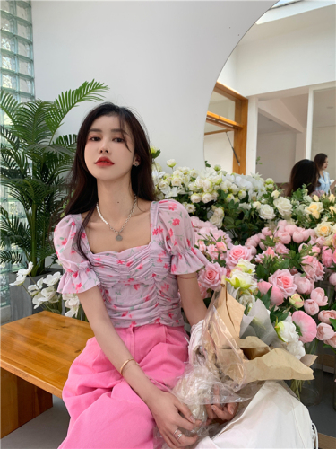 Real shot and real price ~ pleated square collar printed puff sleeves pleated pink slim fit floral shirt top for women Korean version