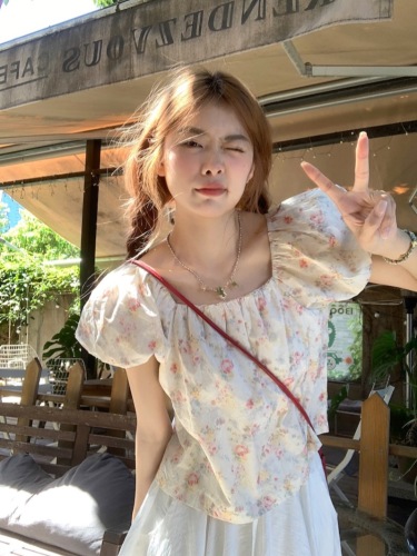 Actual shot~Korean style sweet pastoral style small floral puff short-sleeved shirt~