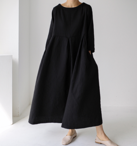 Loose plus-size dress Japanese Korean style cotton and linen round neck pullover solid color over-the-knee long skirt with large hem