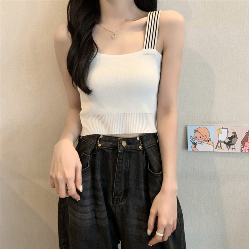 Real shot of knitted camisole summer design ins short navel-baring Hyunya style inner wear outer bottoming top