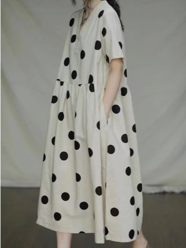 Original design with artistic temperament, large polka dots, loose cotton and linen dress, retro V-neck short-sleeved linen dress for summer