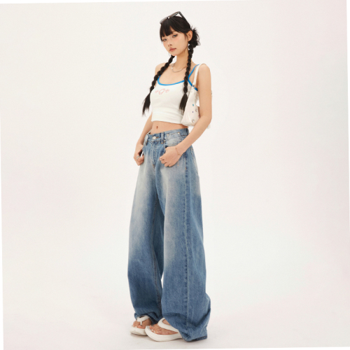 Real shot of American retro high-waisted loose wide-leg pants with drapey and versatile straight-leg jeans for women & longer trousers