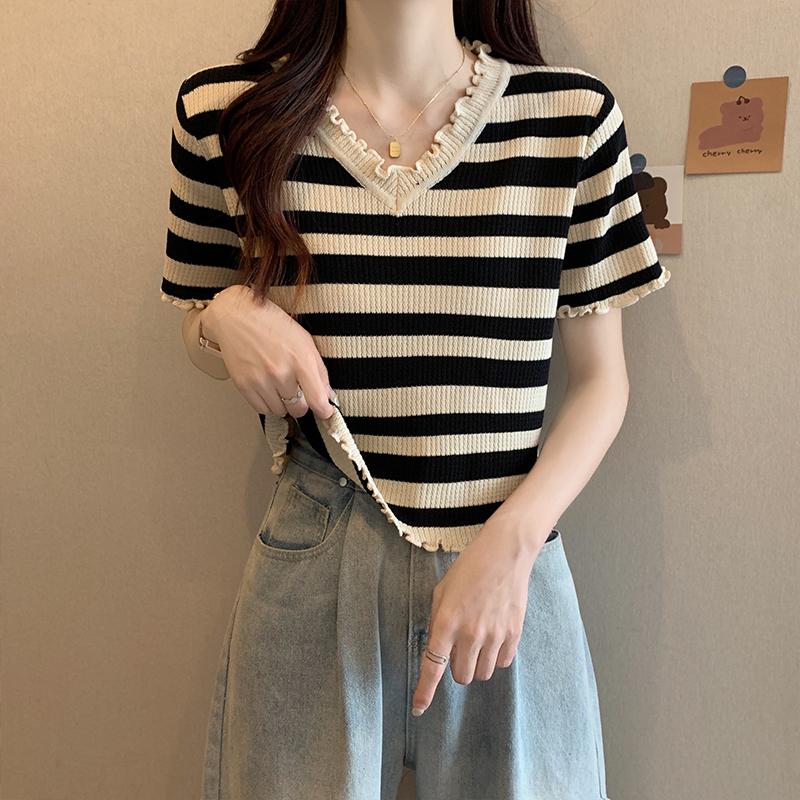 Real shot of large size women's clothing 2023 new summer design fat mm striped fungus edge striped short-sleeved knitted T-shirt