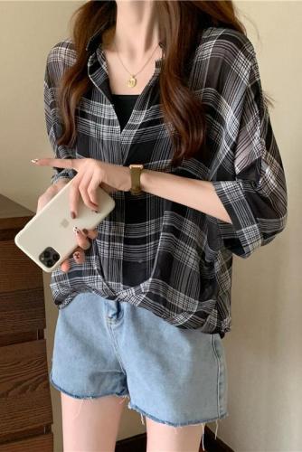 Actual shot and real price ~ Chiffon shirt for women with niche design, short-sleeved sun protection cardigan top, V-neck temperament shirt