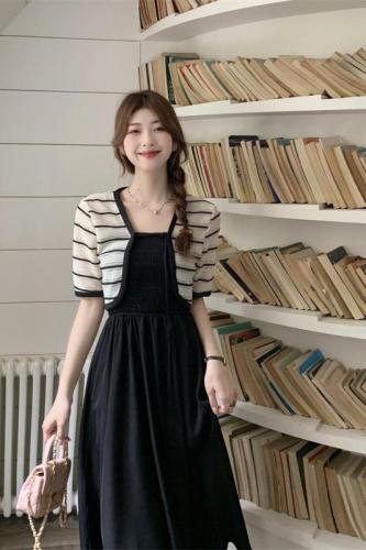 Real shots and real prices ~ French temperament dress, pear-shaped skirt, women's summer striped slim suspender skirt suit