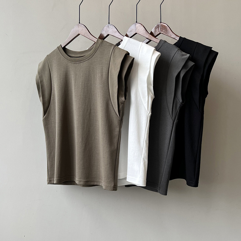 Real shot of sleeveless round neck T-shirt for women 2023 summer new design niche solid color loose slimming top