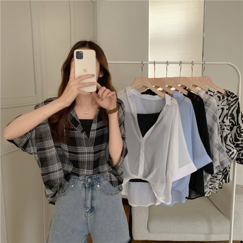 Actual shot and real price ~ Chiffon shirt for women with niche design, short-sleeved sun protection cardigan top, V-neck temperament shirt