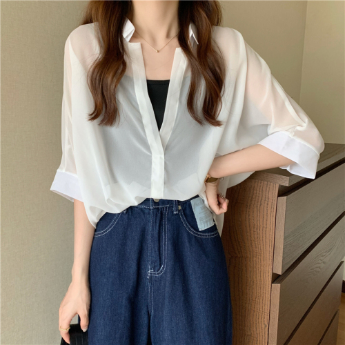 Actual shot and real price ~ Chiffon shirt for women with niche design, short-sleeved sun protection cardigan top, V-neck temperament shirt