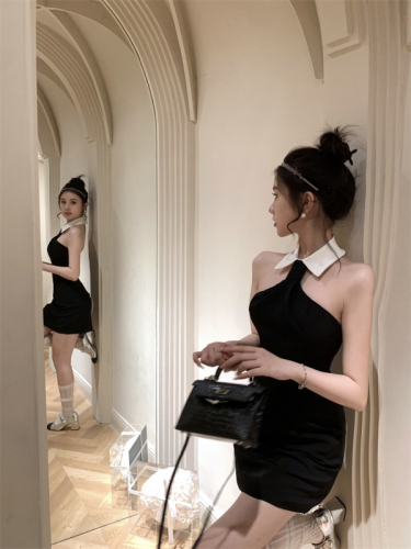 ~French style, high-end and elegant Hepburn style hot girl contrast collar halter neck tube top dress