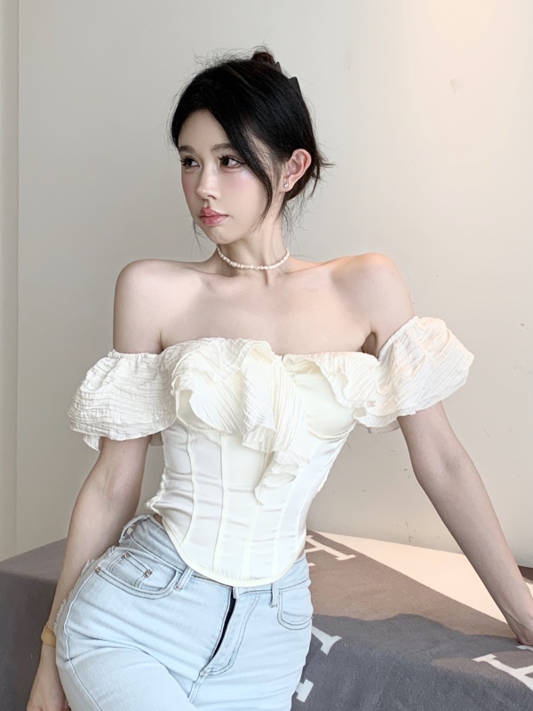 Actual shot, real price, French retro temperament, one-shoulder top, women's slim-fitting short top with earrings