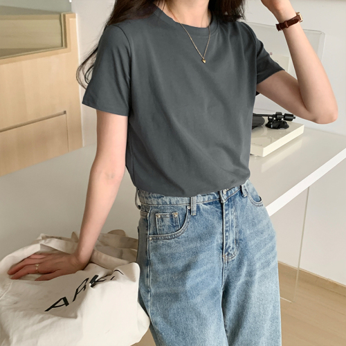 Actual pictures of classic basic short-sleeved T-shirts for women, summer solid color, simple, slimming, layered bottoming tops for women.