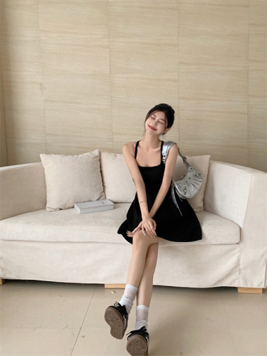 Real price!  Black strapless backless a-line skirt, high-end, elegant and waist-cinching dress