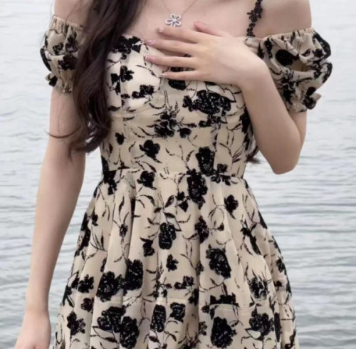 French Hepburn style dry floral dress for women with pear-shaped body, temperament and slim long skirt