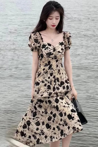 French Hepburn style dry floral dress for women with pear-shaped body, temperament and slim long skirt