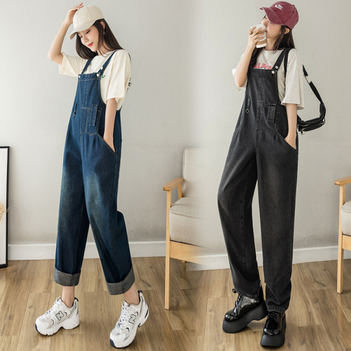 Real shot of denim overalls for women, new style, loose and slimming