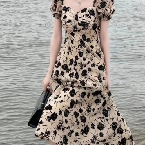 French Hepburn style dry floral dress for women with pear-shaped body, temperament and slim long skirt