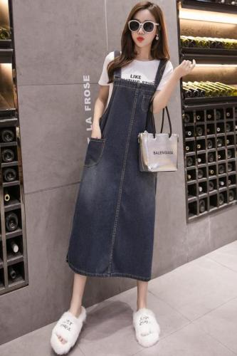 Real shot of loose, casual and versatile denim suspender skirt, long slim dress for women