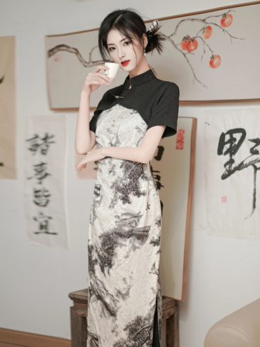 Actual shot of new Chinese style ink printing improved cheongsam two-piece set